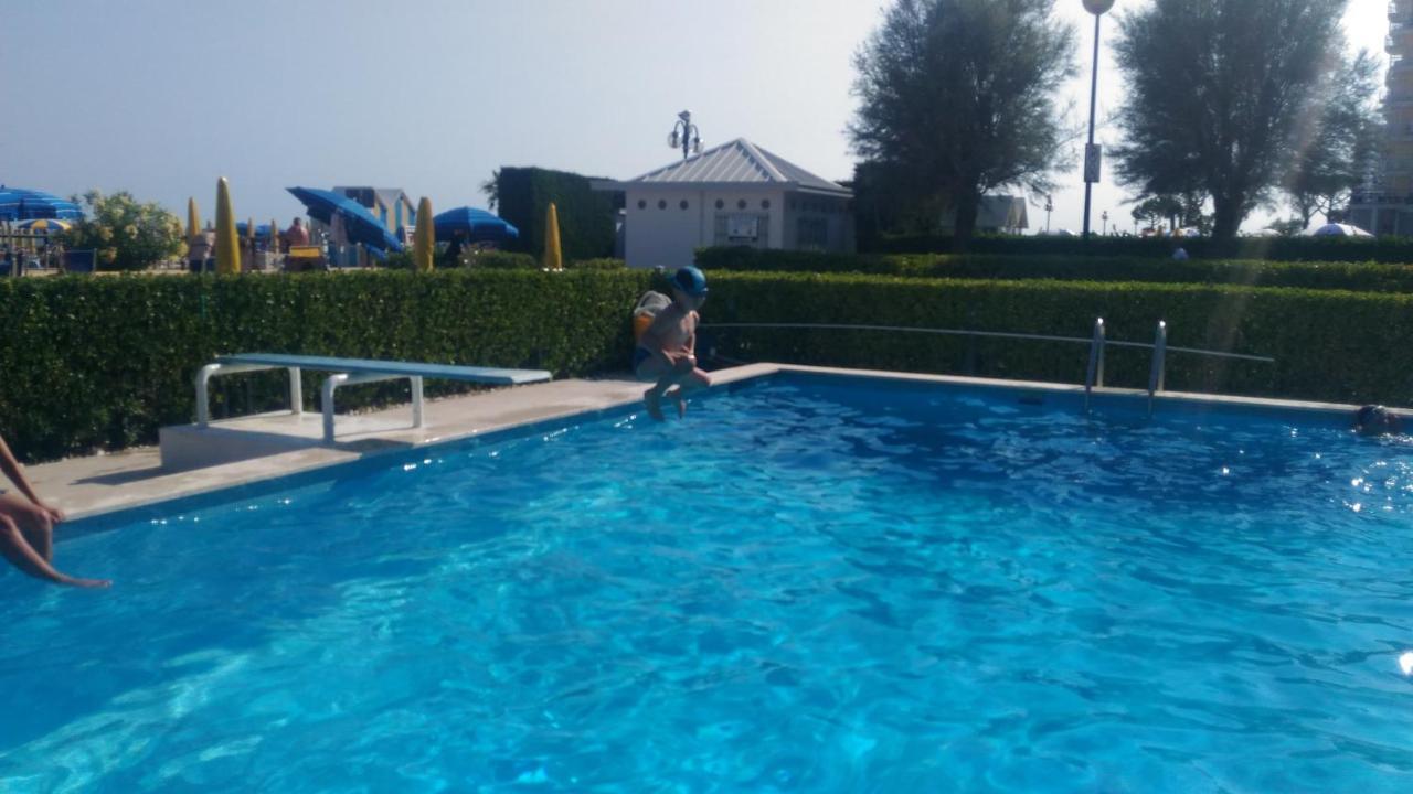 Blue Moon Penthouse Apartment Lido di Jesolo Ngoại thất bức ảnh