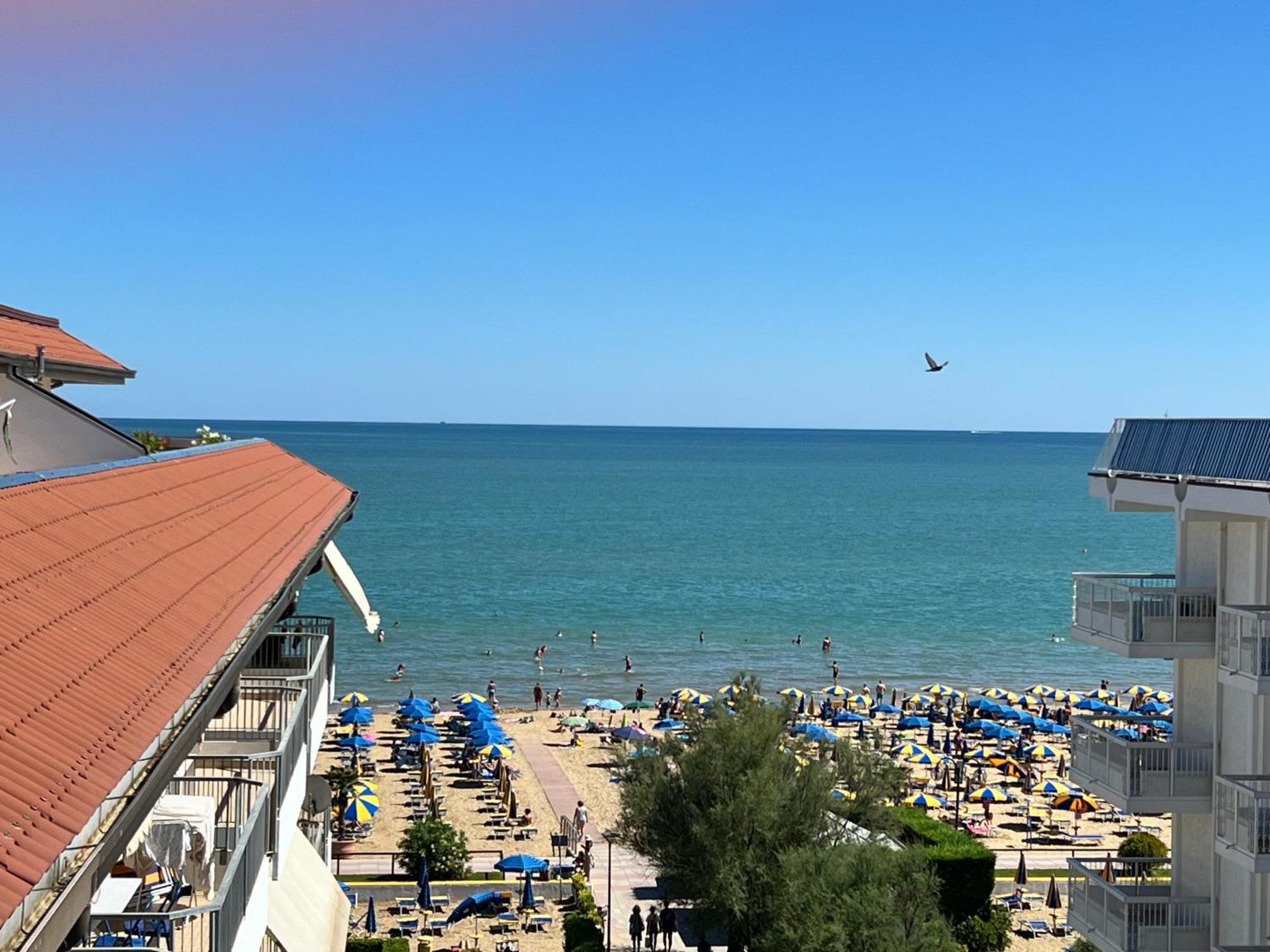 Blue Moon Penthouse Apartment Lido di Jesolo Ngoại thất bức ảnh
